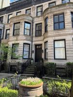 Alquiler Vacacional - Gilded Age Gold Coast Mansion with Parking, Deck, Fireplaces