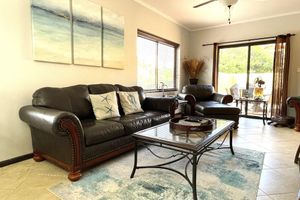 Alquiler Vacacional - Perfectly Located Townhouse: Minutes to Beaches!.