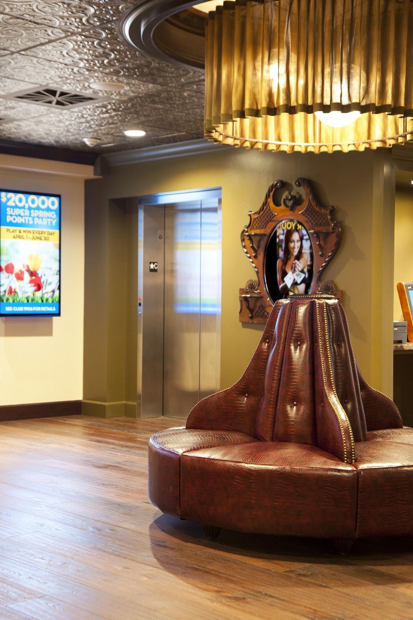 Vista Lobby Golden Gate Hotel and Casino