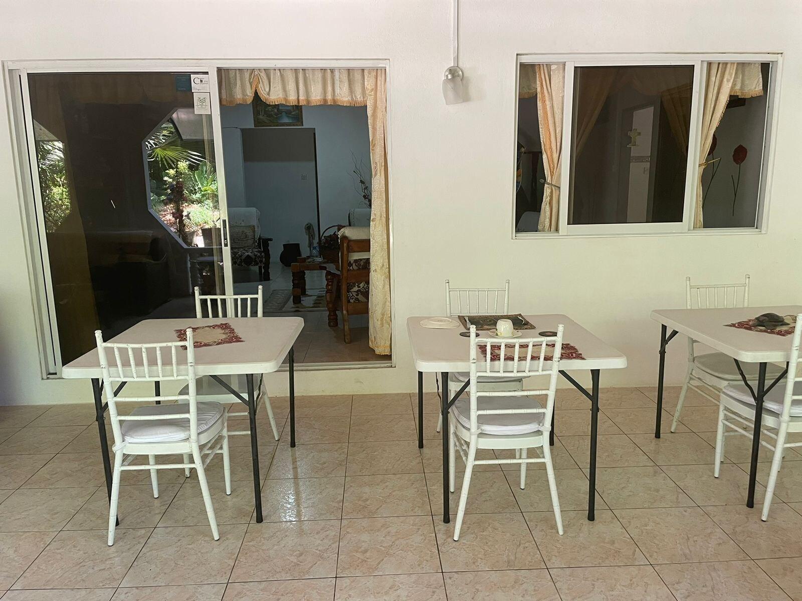 Varios Jeanny's Apartments