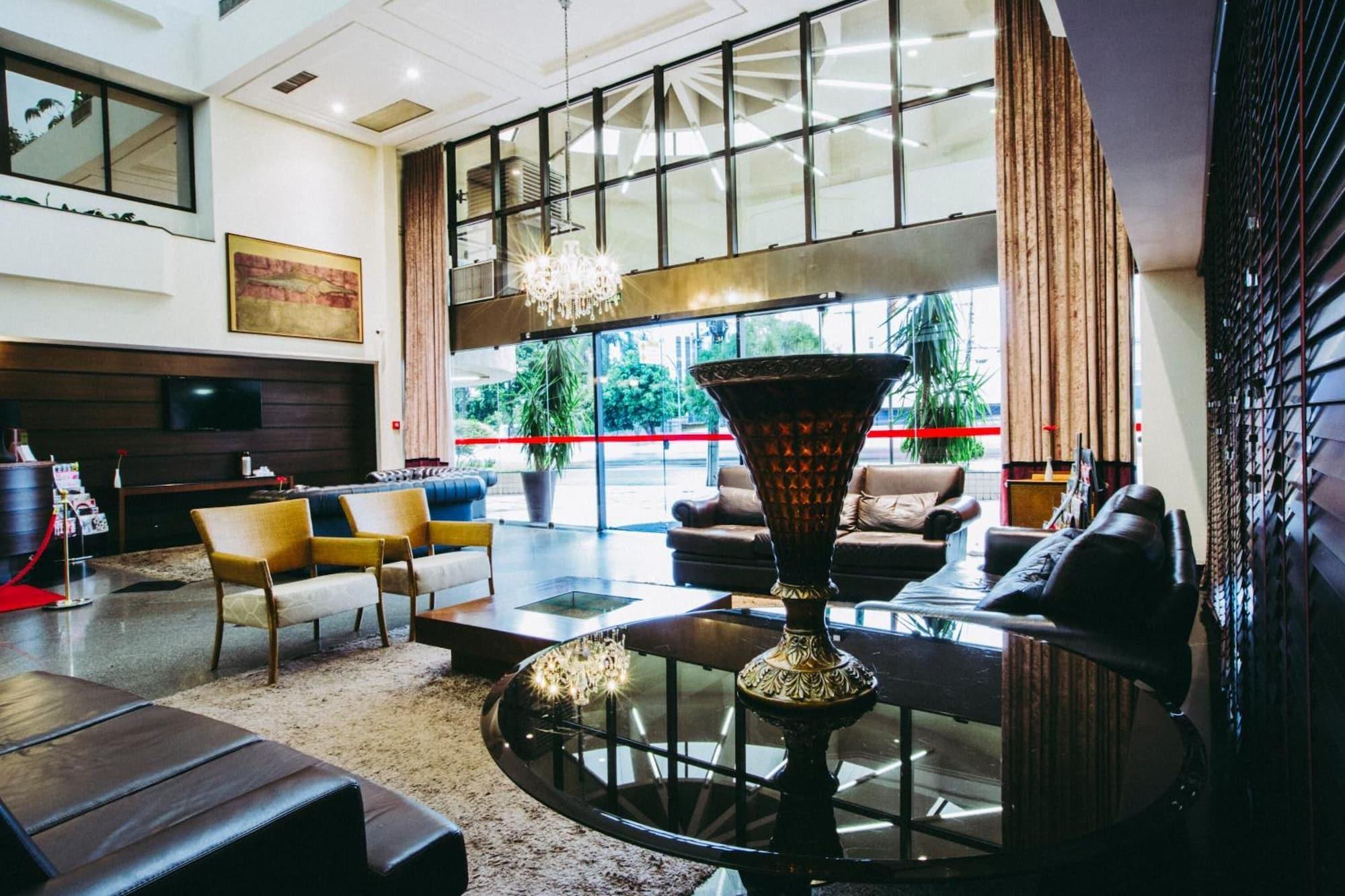 Vista Lobby Crystal Plaza Hotel