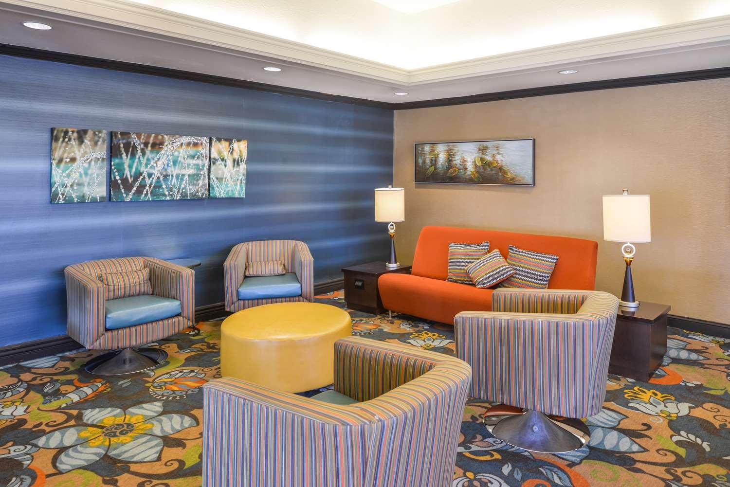 Vista Lobby Best Western Plus Midwest Inn