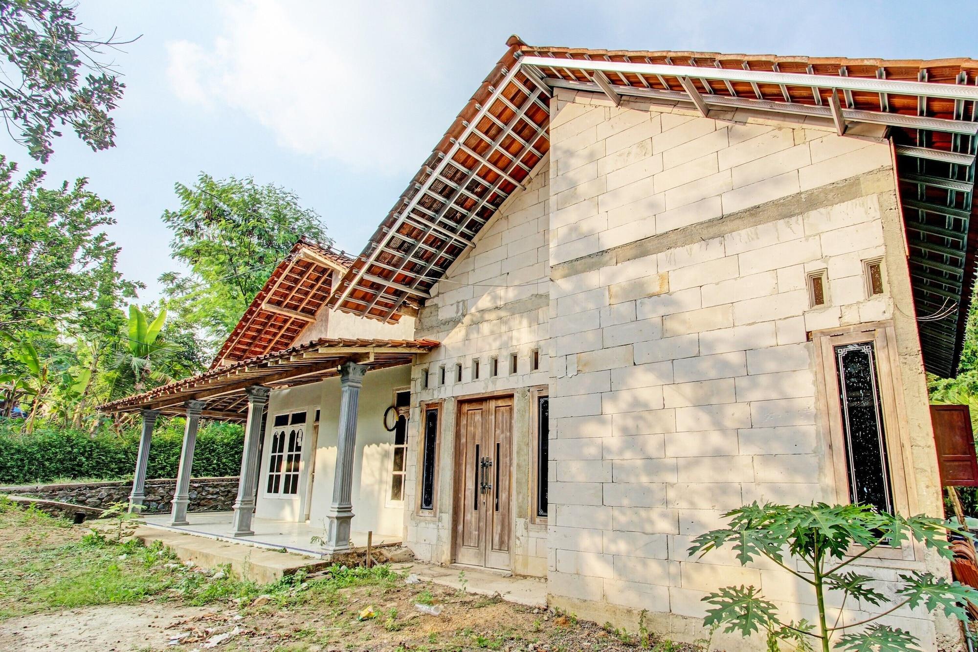 Vista Exterior Hotel O Agus Kostel SyariahNearWisata Agro Jollong