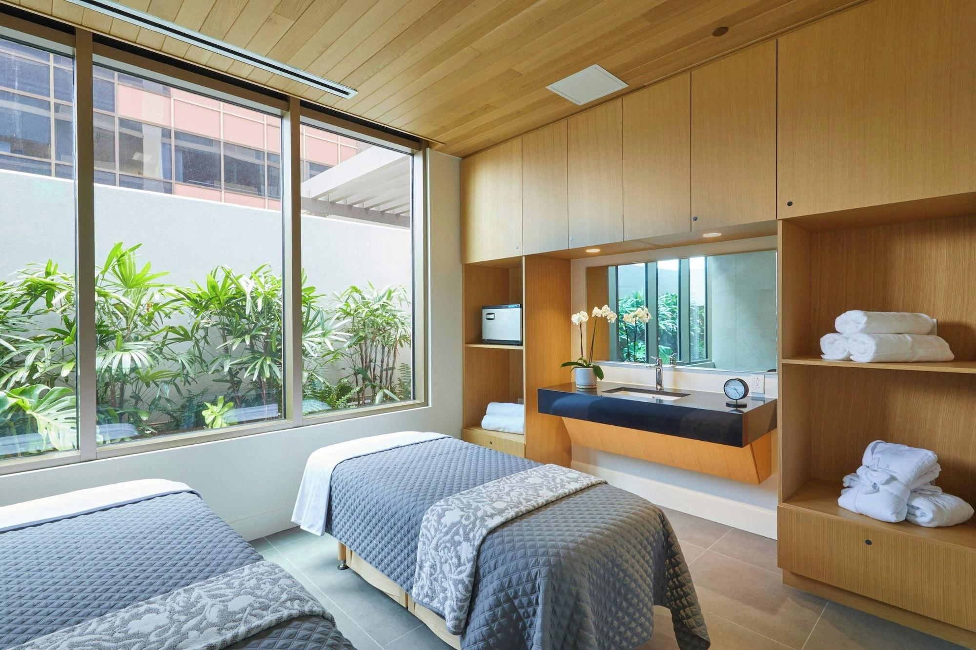 Spa Renaissance Residences Oahu Honolulu