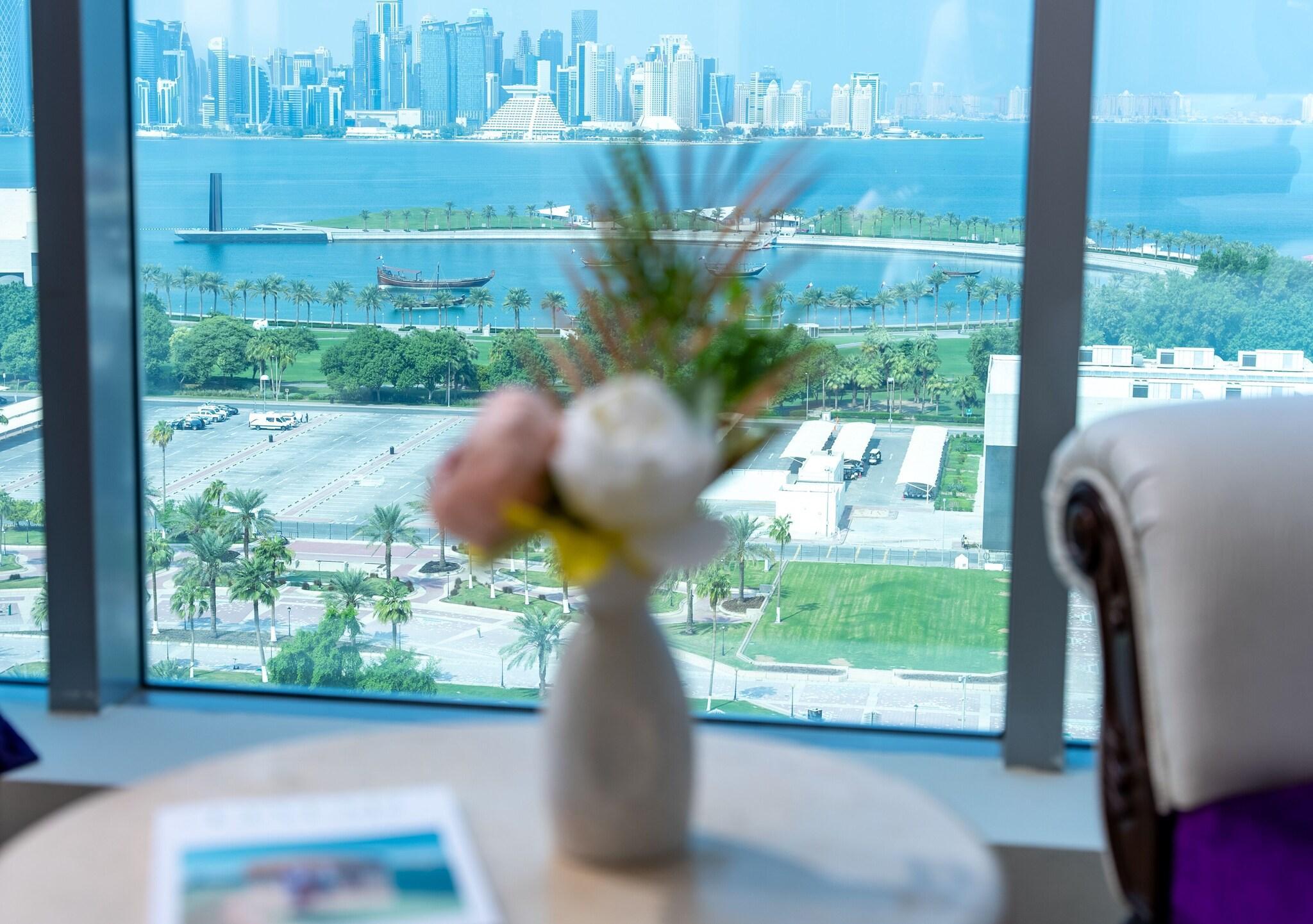 Vista Exterior Saraya Corniche Hotel