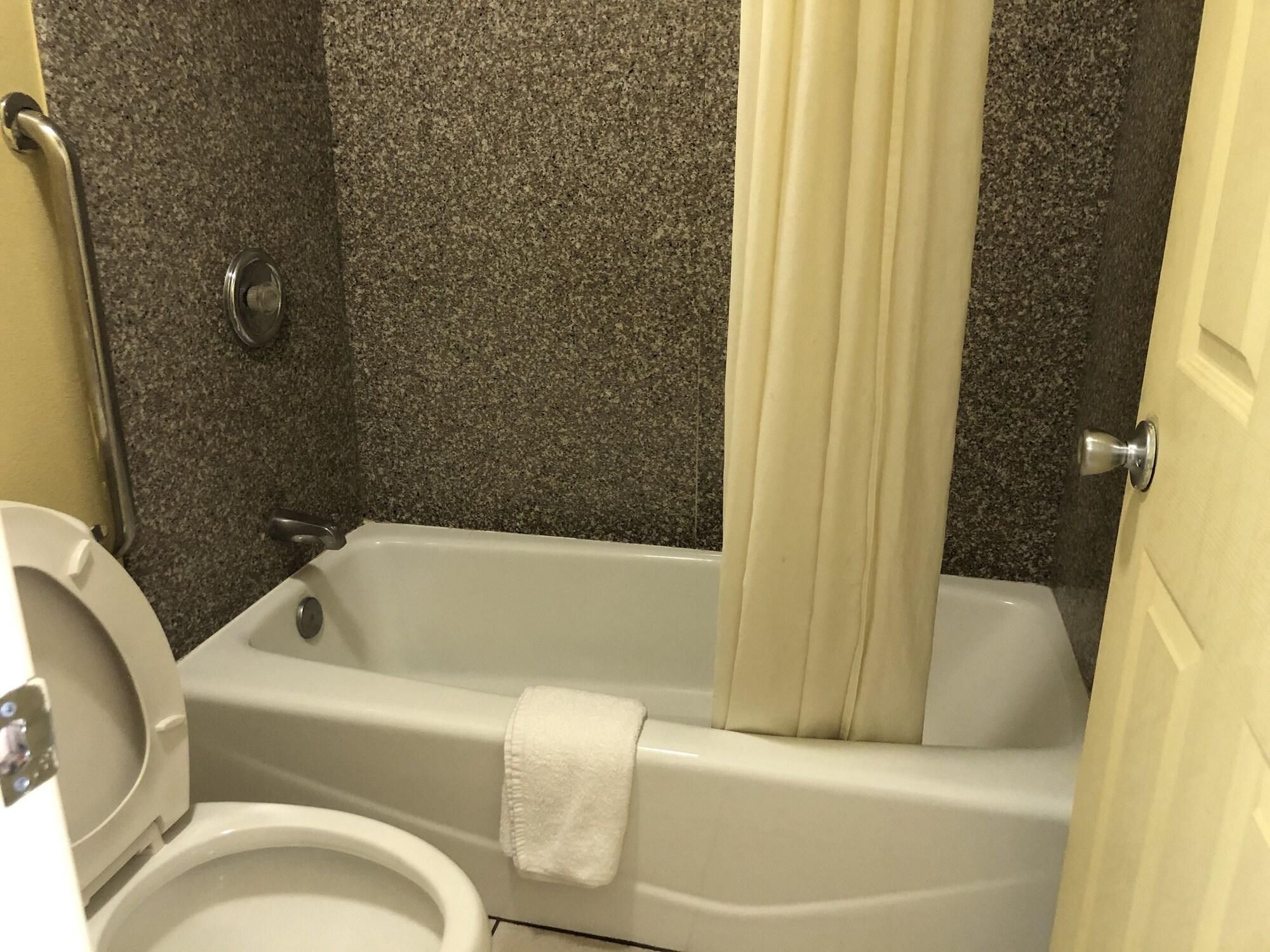 Equipamiento de Habitación Super 8 by Wyndham Tulsa