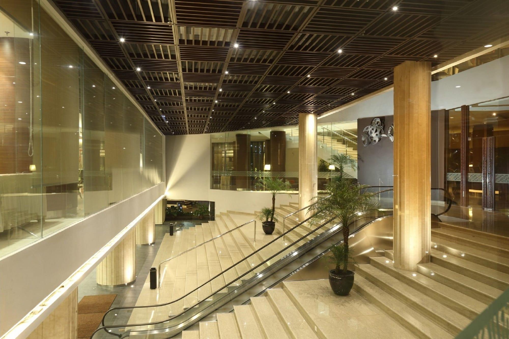 Vista Lobby Hotel Santika Premiere Bintaro