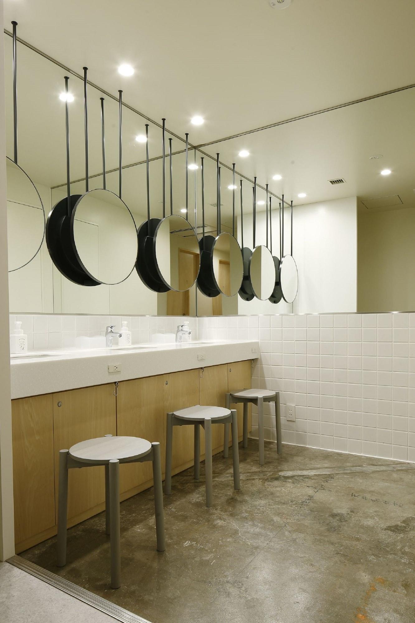 Set de Habitación LYURO Tokyo Kiyosumi by THE SHARE HOTELS - Hostel
