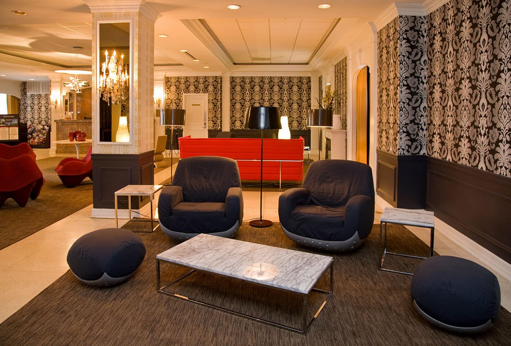 Vista Lobby Capitol Skyline