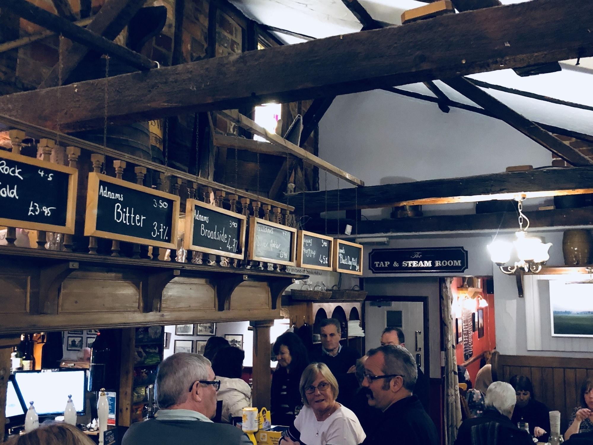 Bar/Salón Cherry Tree Pub