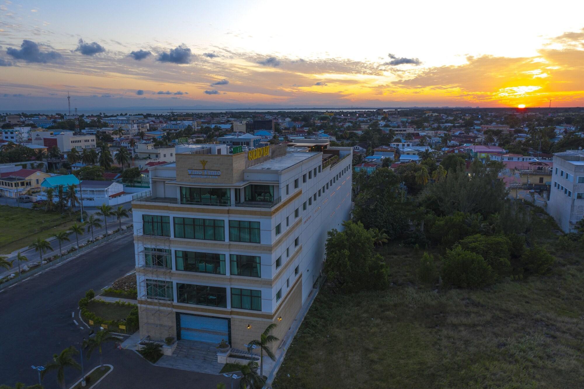 Vista Exterior Golden Bay Hotel by Marine Parade