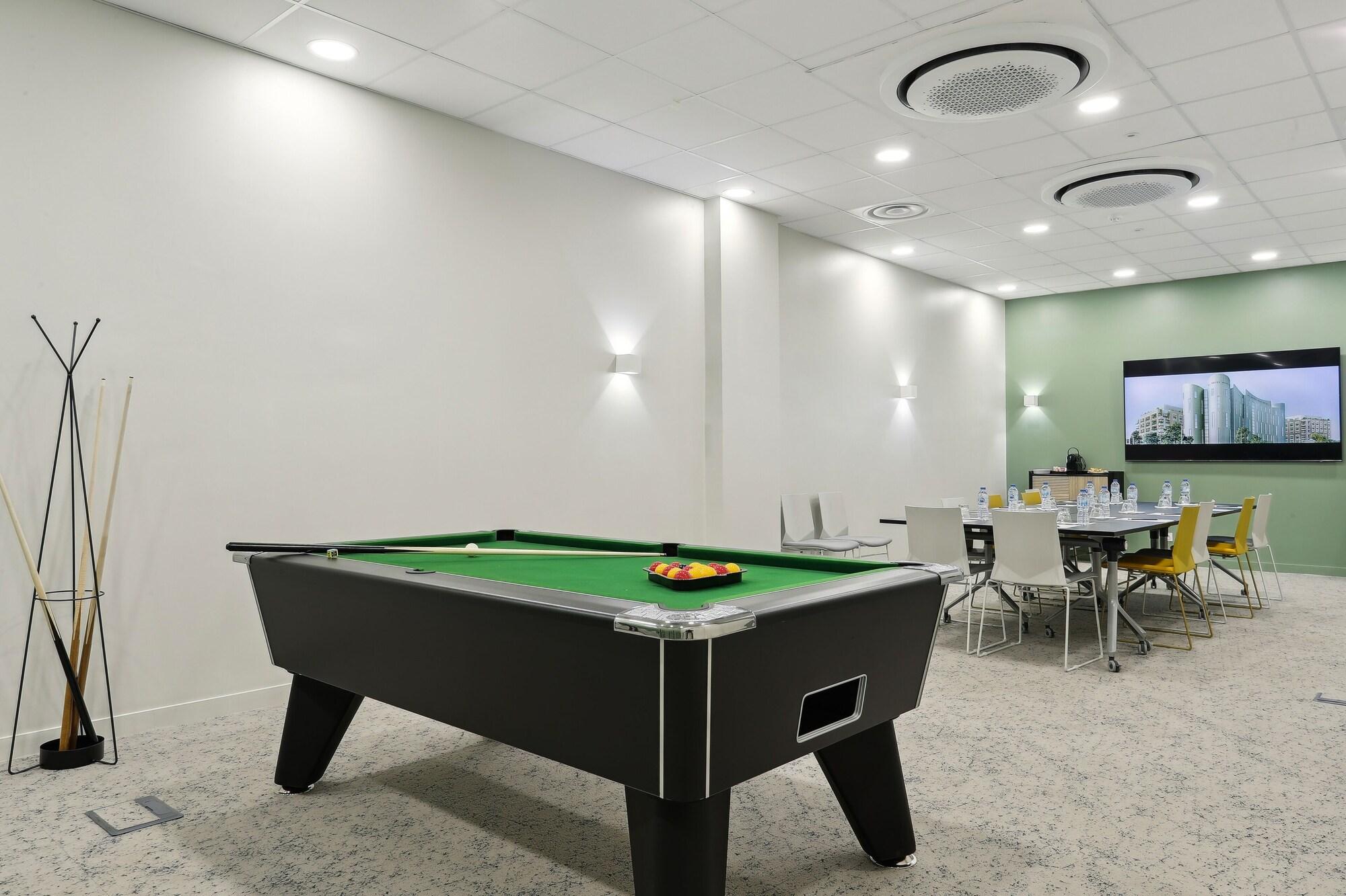 Sala de Reuniones All Suites Appart Hotel Noisy Le Grand