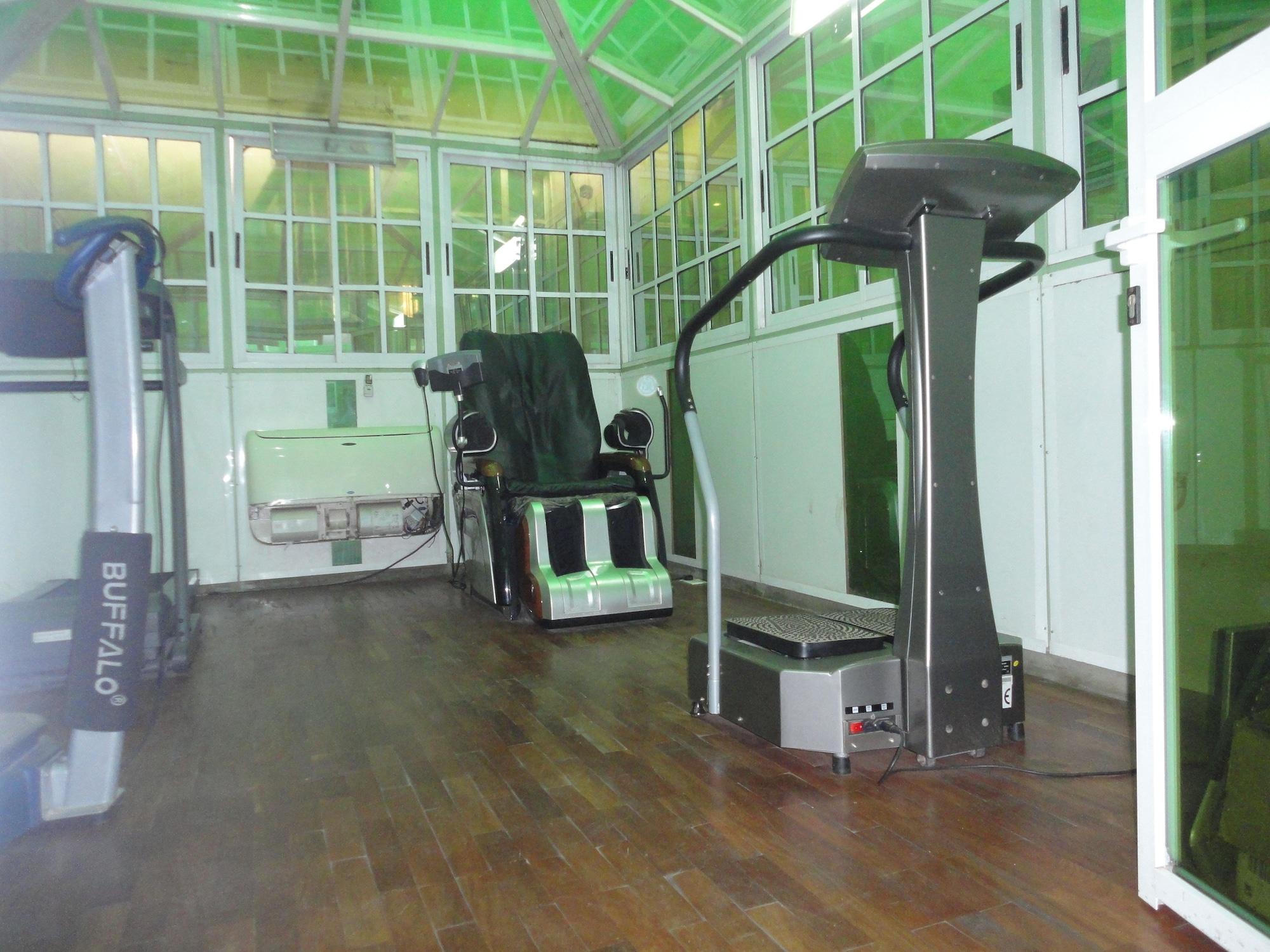 Gimnasio SDM Tavern and Suites