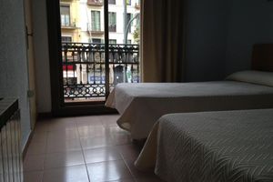 Alojamiento - Hostal Delfos