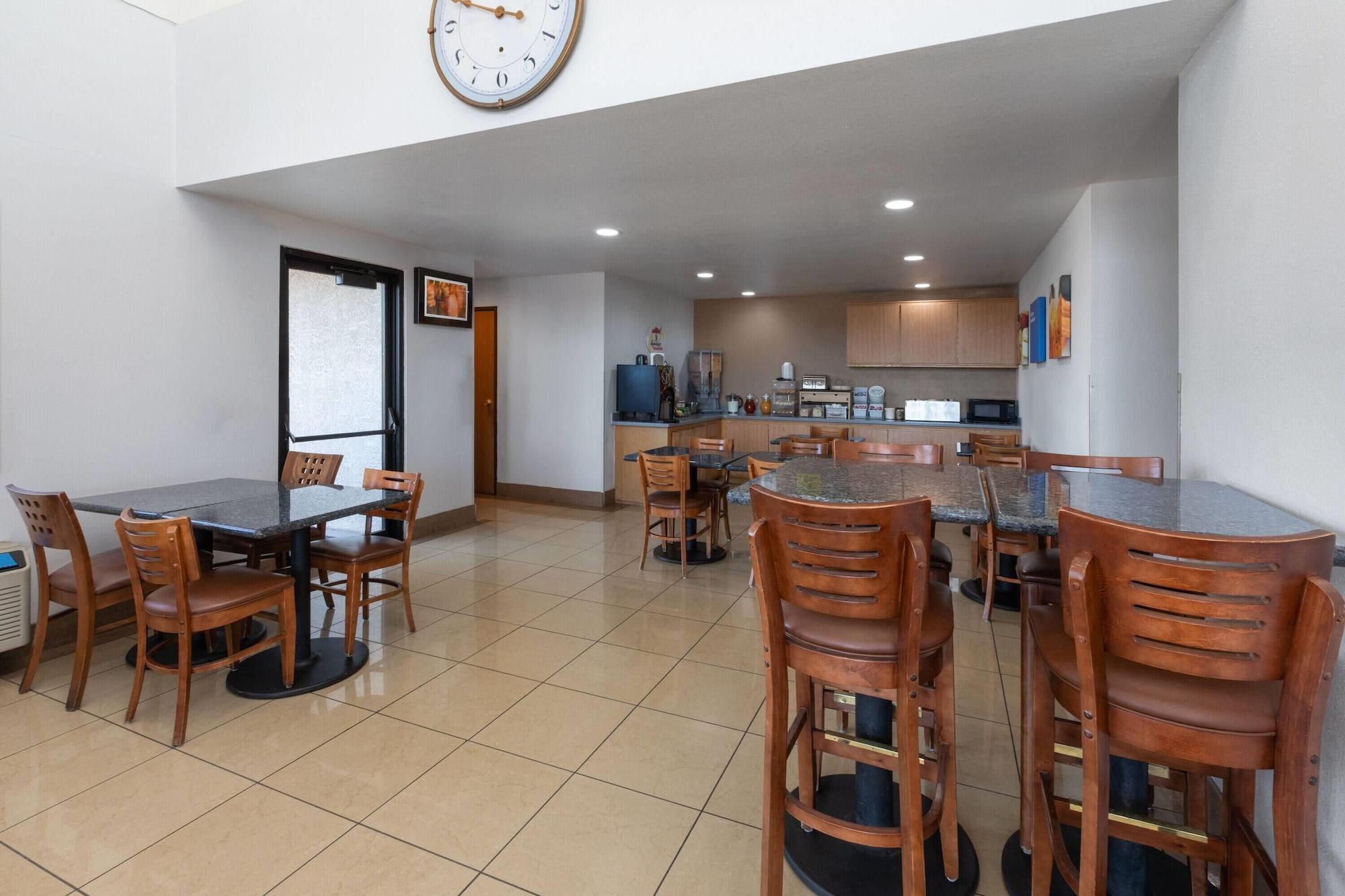 Restaurant Super 8 by Wyndham Tucson/Grant Road Area AZ