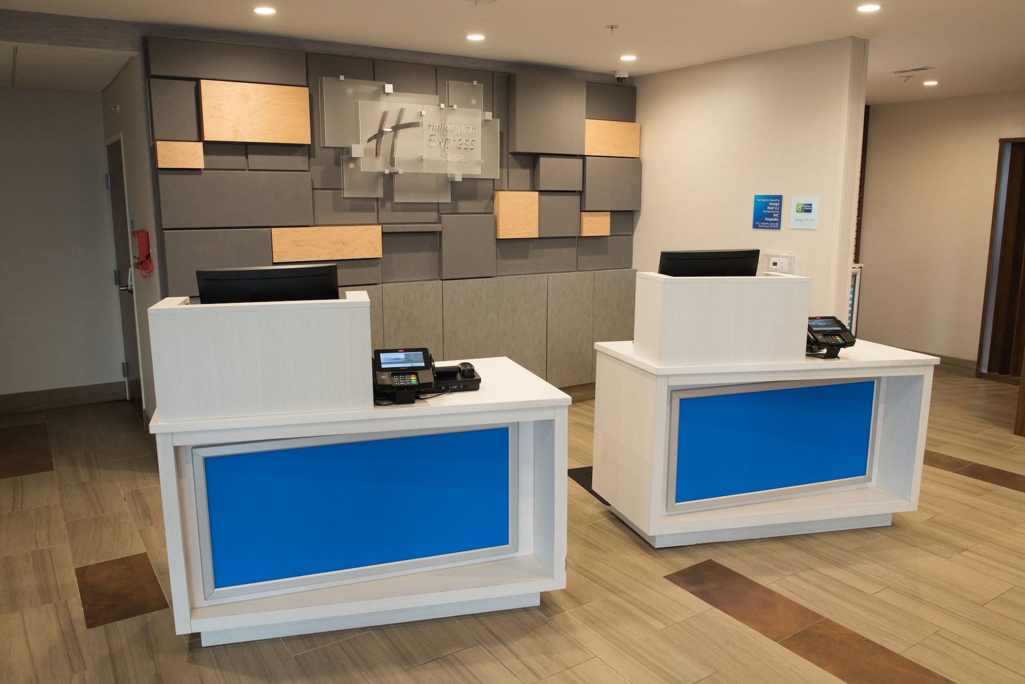 Vista Lobby Holiday Inn Express & Suites Louisville N - Jeffersonville by IHG