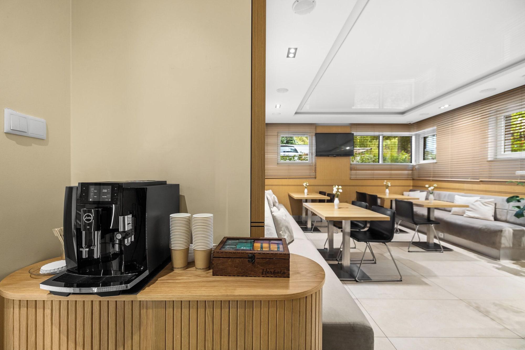 Vista Lobby Molo Residence