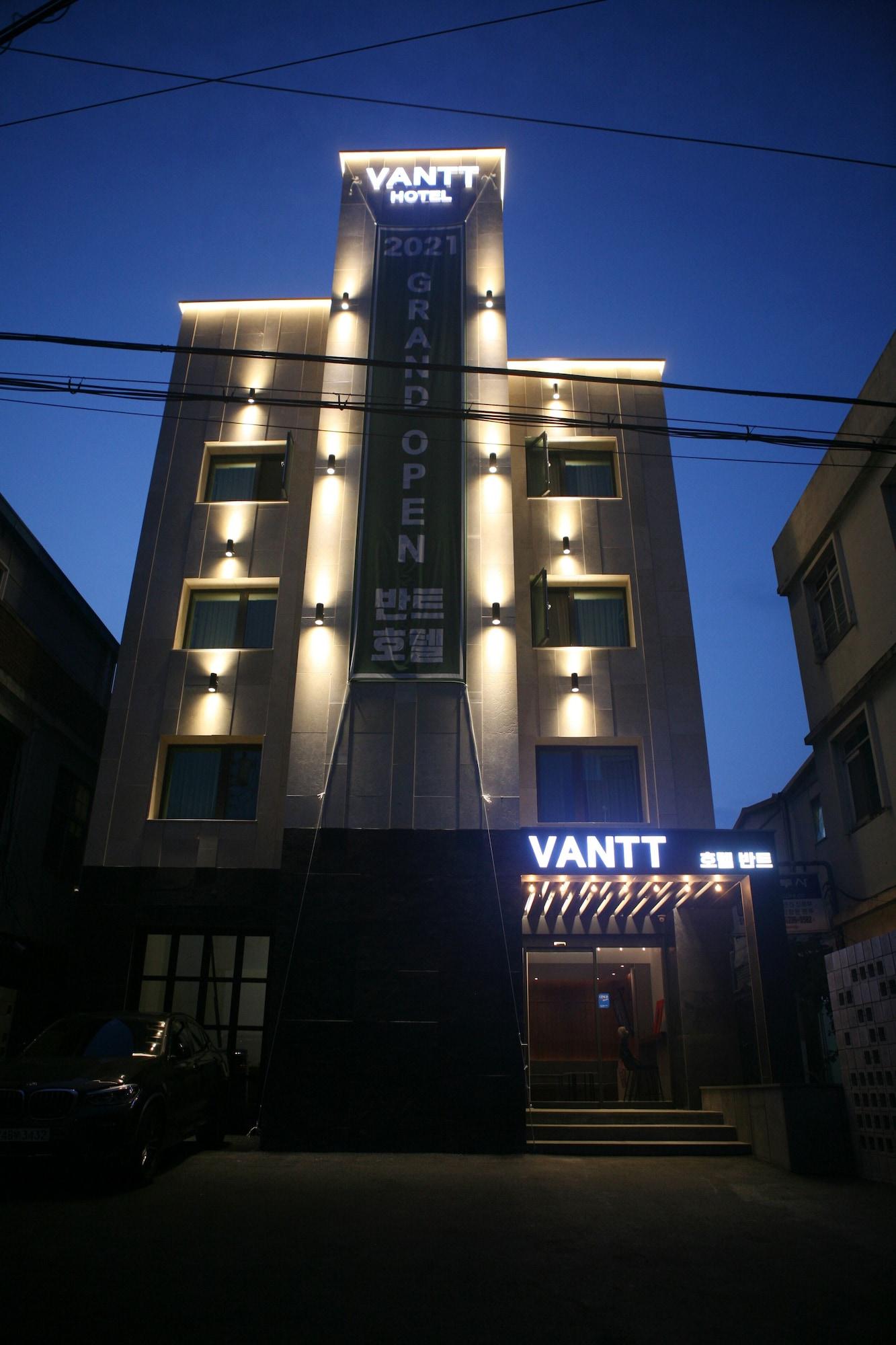 Vista Exterior Vantt Hotel
