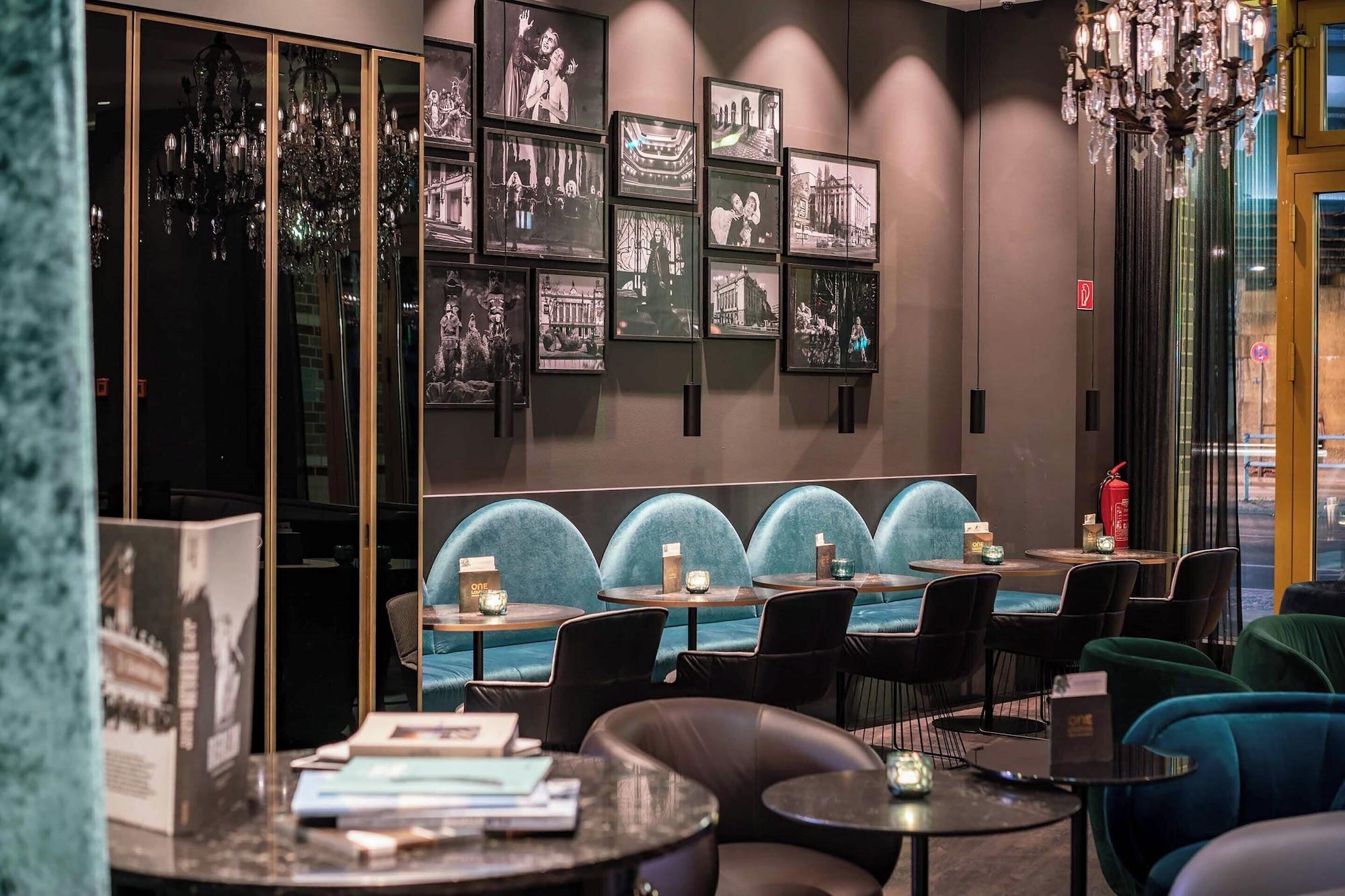 Bar/Salón Motel One Berlin - Kudamm