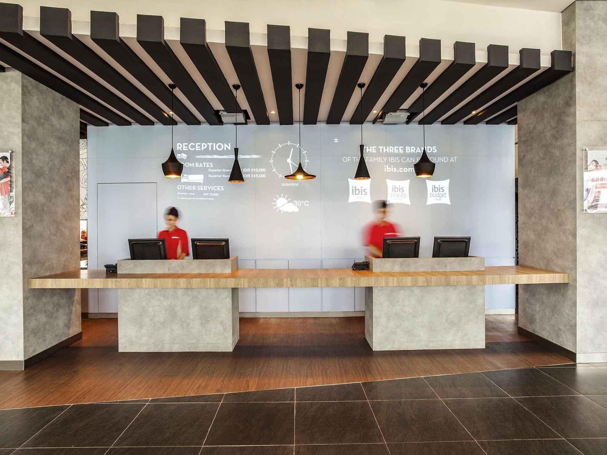 Bar/Salón ibis Manado City Center Boulevard