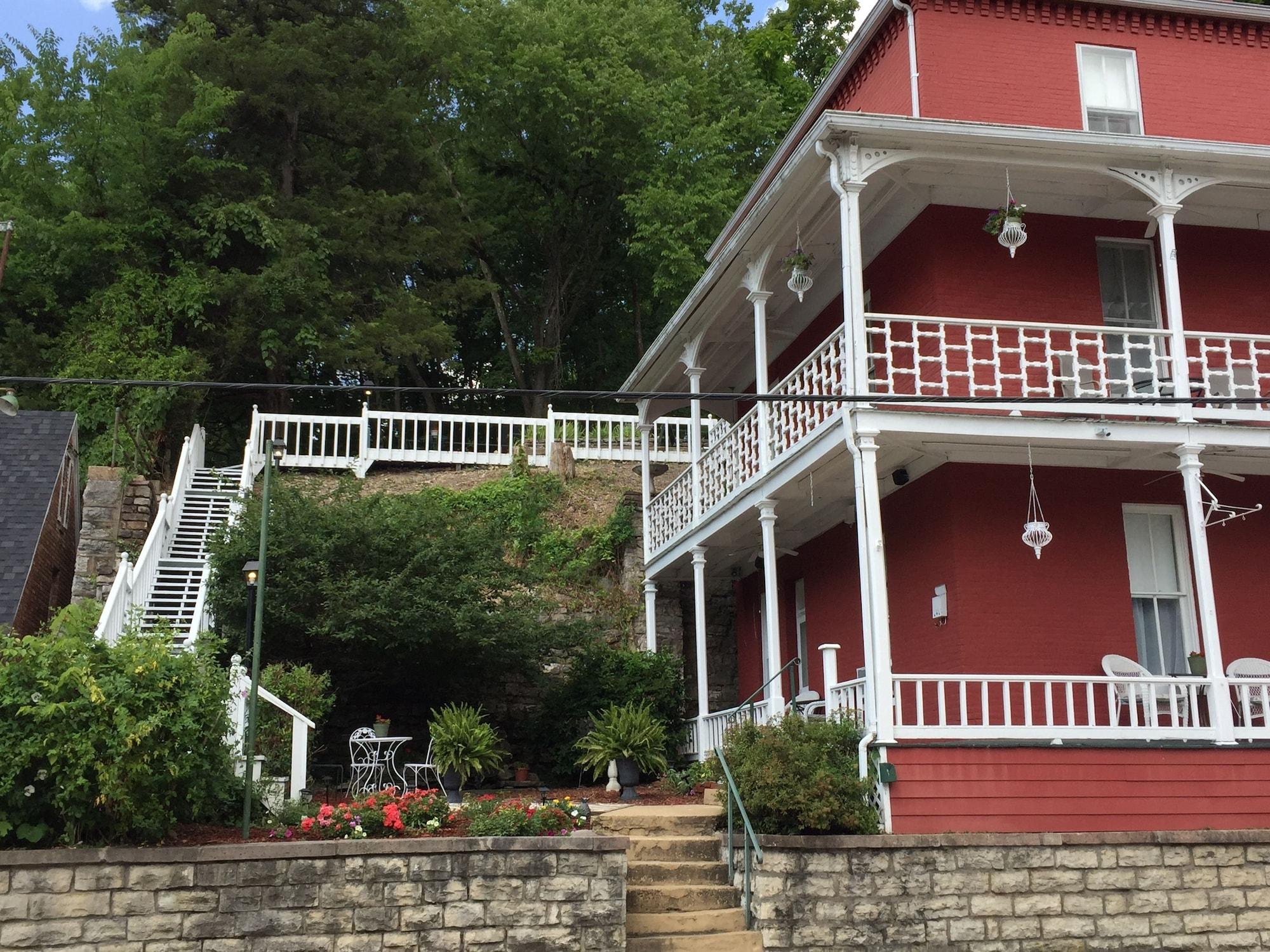 Vista Exterior Elmwood House