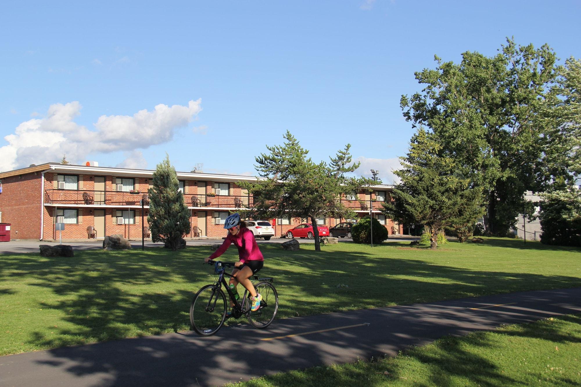 Varios Motel et Appartements du Fleuve