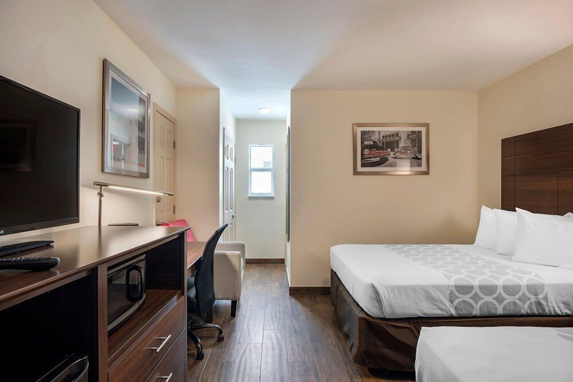 Habitación Downtown Hollywood Gardens Inn & Suites