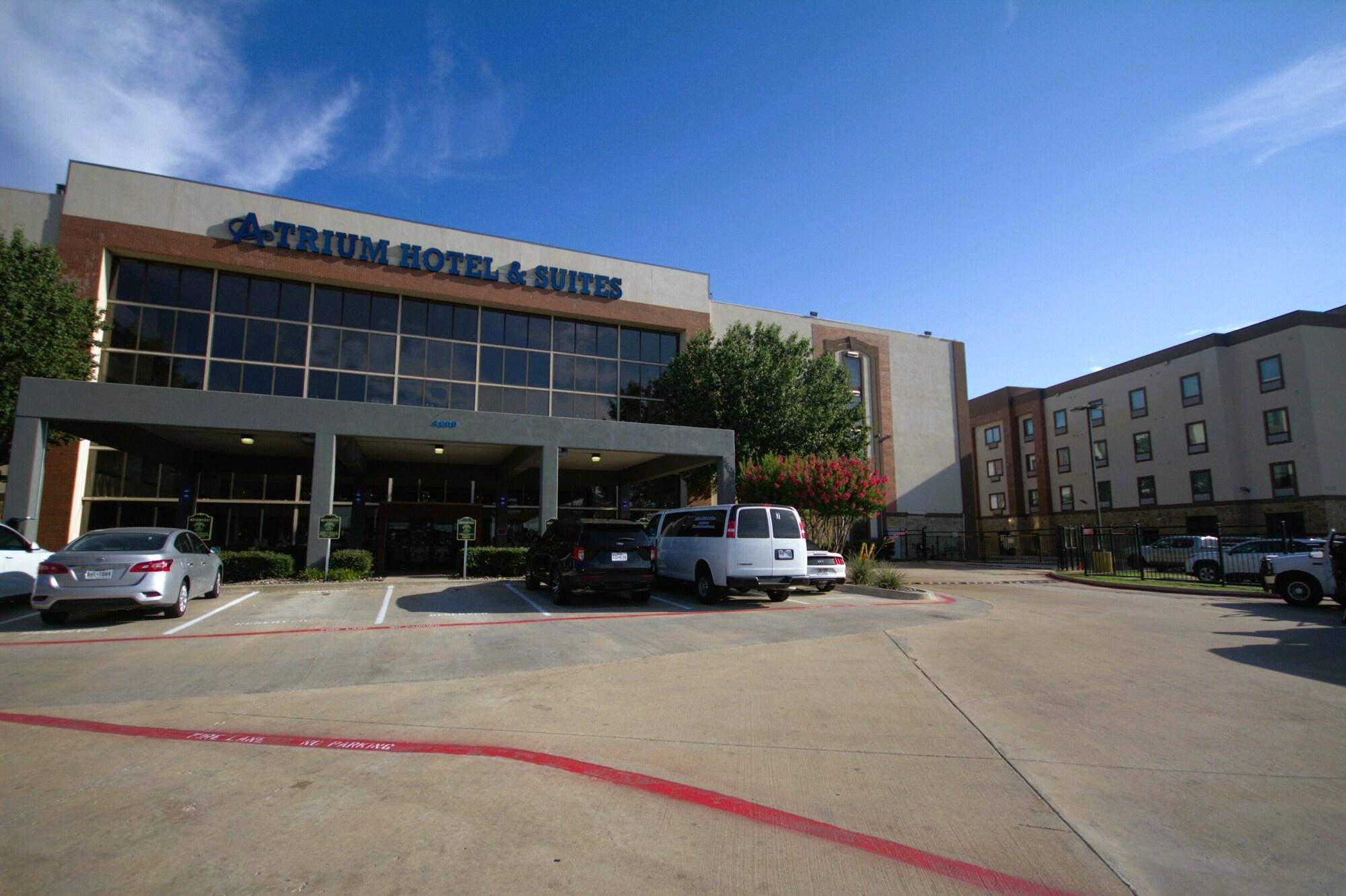 Vista Exterior Atrium Hotel and Suites DFW Airport South