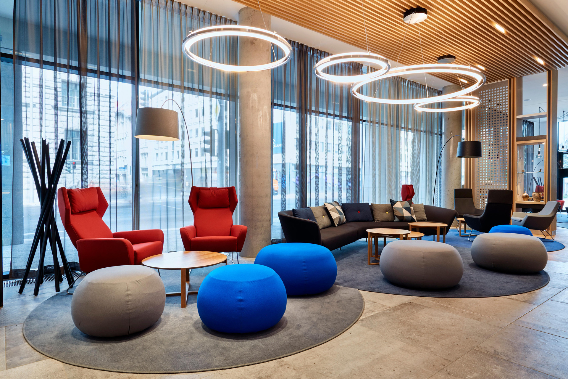 Vista Lobby Holiday Inn Express Berlin - Alexanderplatz by IHG