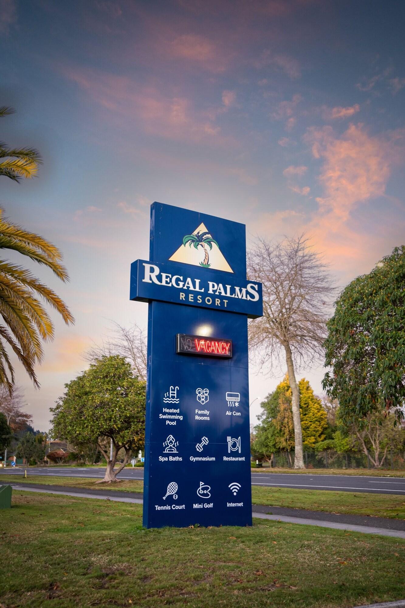 Vista Exterior Regal Palms Resort