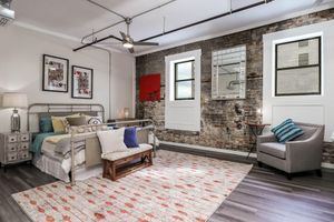 Alquiler Vacacional - Chic Suite in Central Longview King Bed