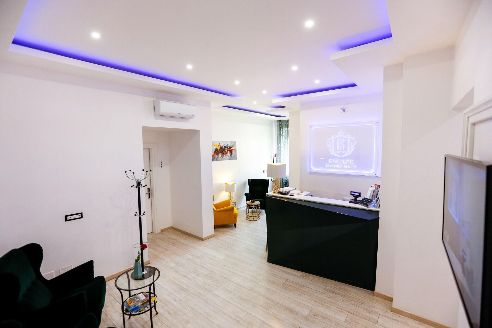 Vista Lobby EscapeSuite Domus Collection