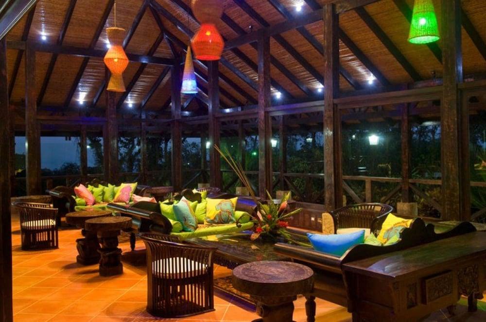 Vista Lobby Hideaway Rio Celeste