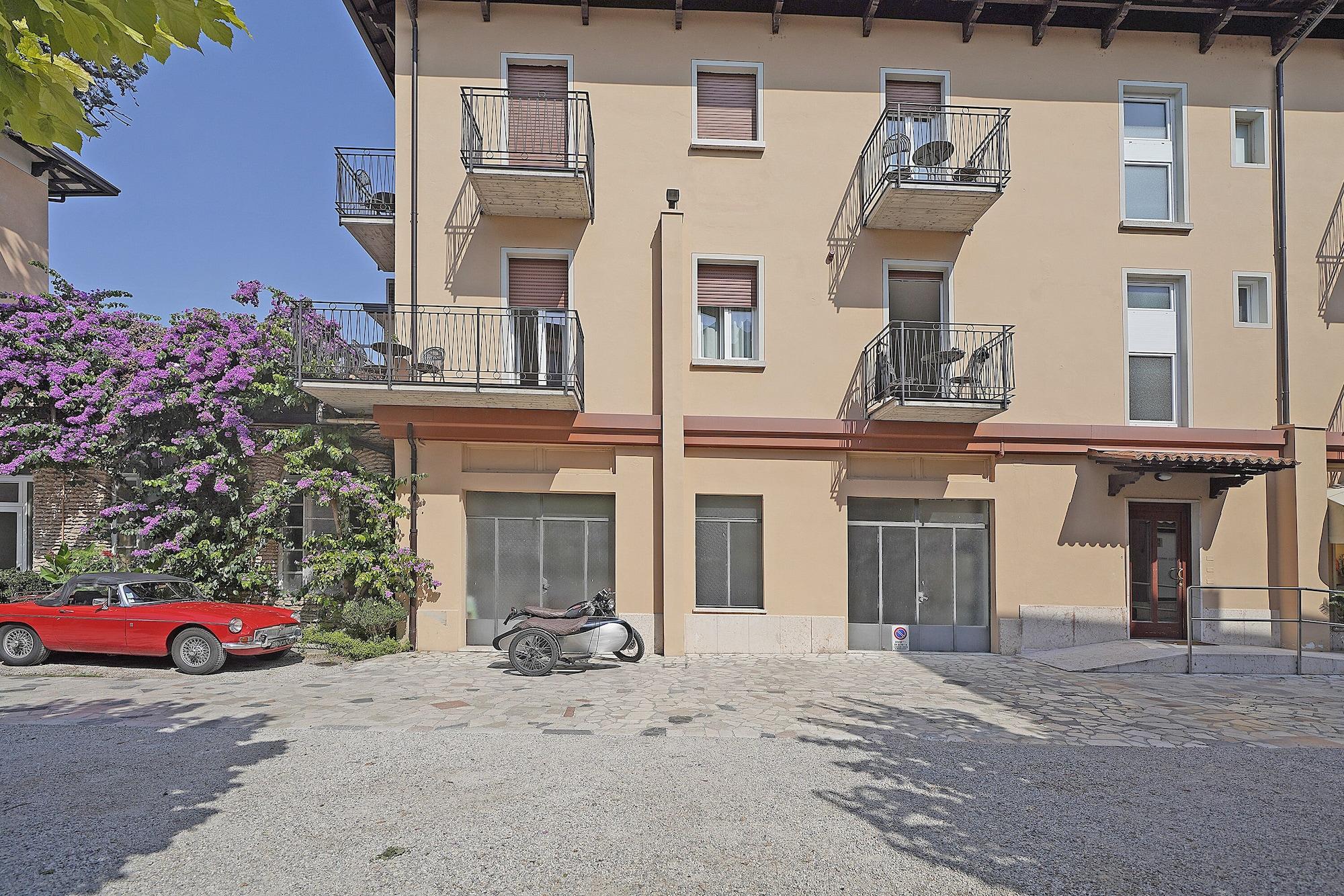 Vista Exterior Hotel Marconi