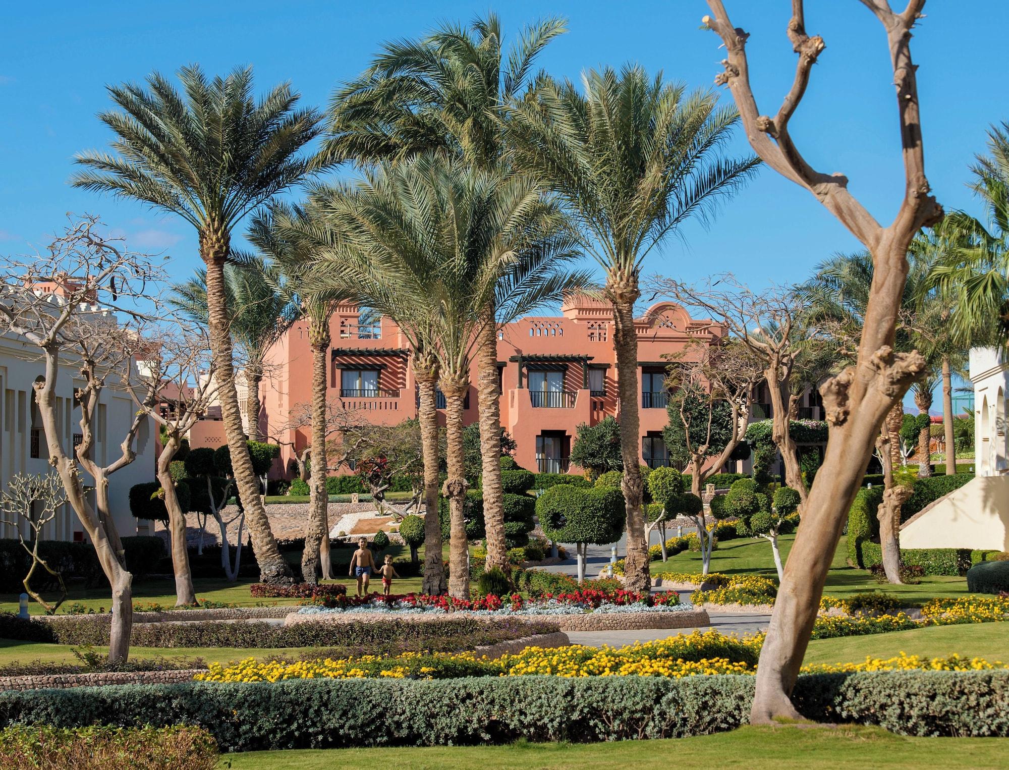 Vista Exterior Charmillion Sea Life Resort