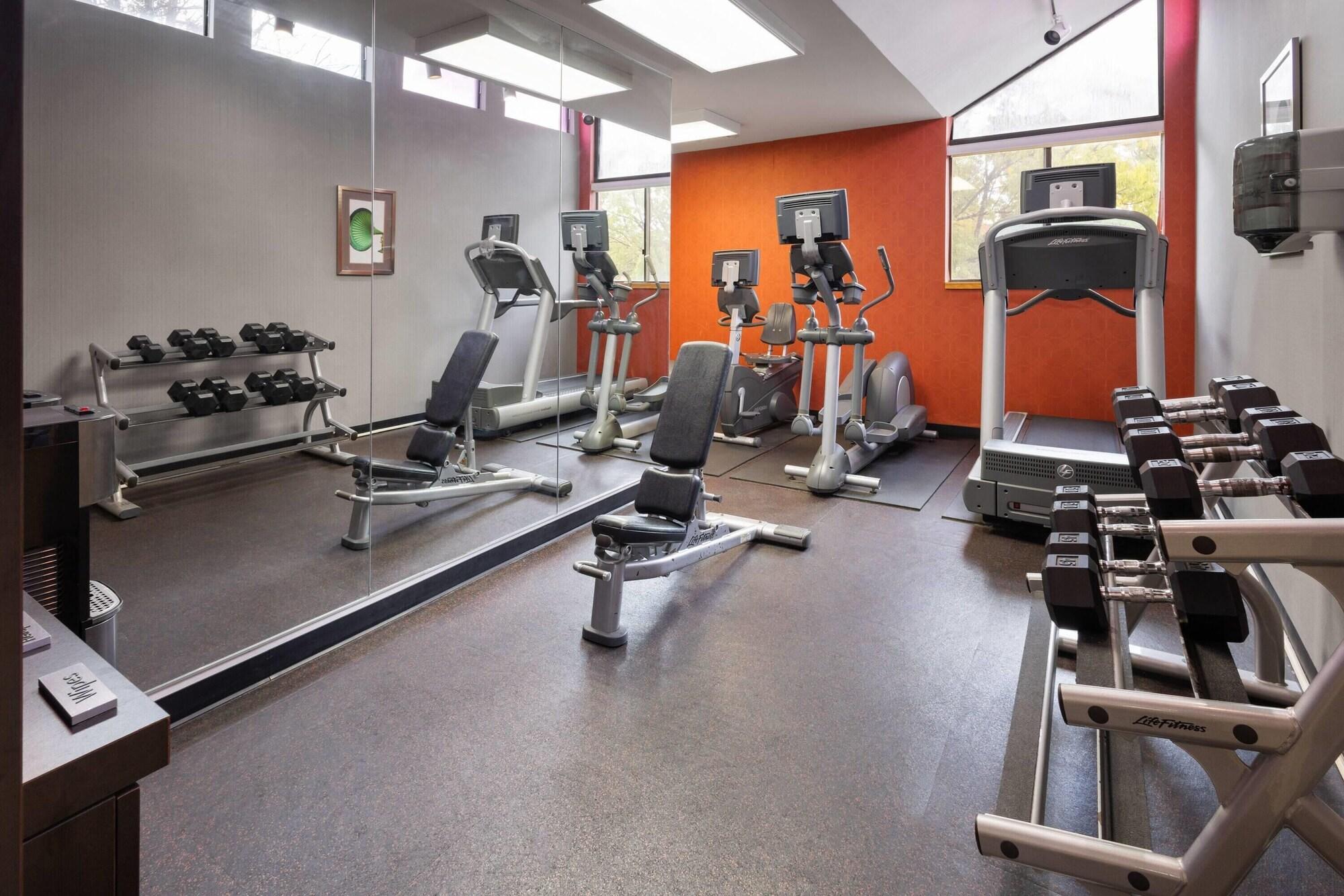 Gimnasio Tysons Corner Suites, A Baymont by Wyndham