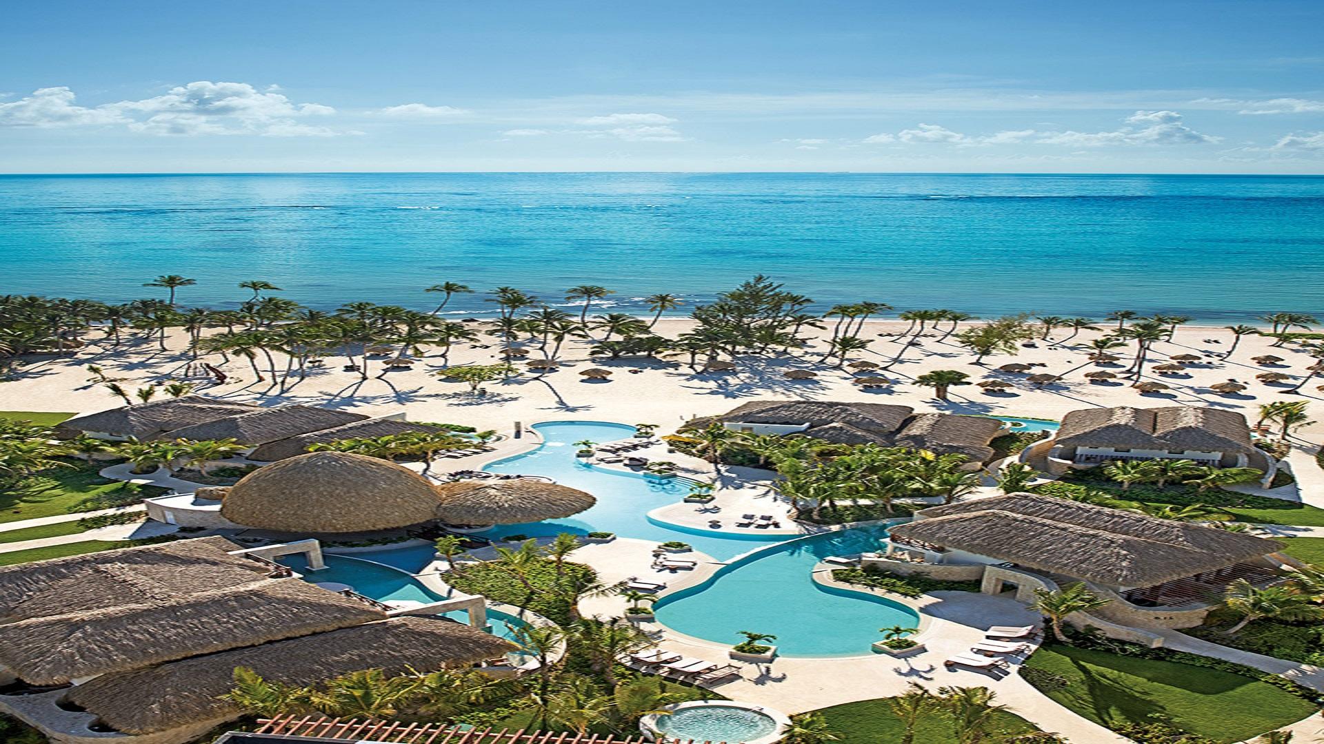 Vista Exterior Secrets Cap Cana