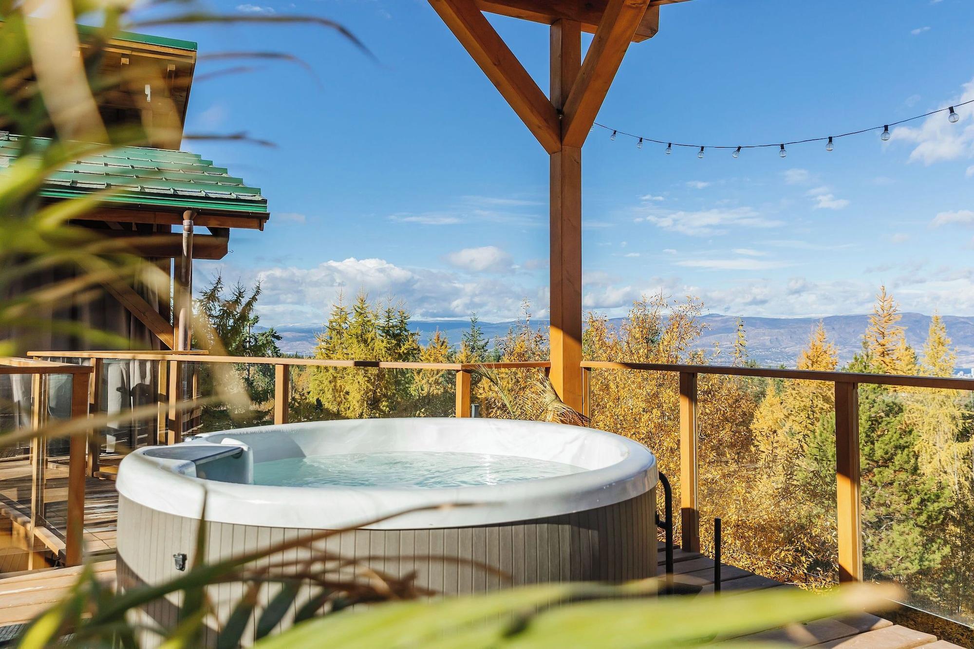 Spa Myra Canyon Lodge + Ranch