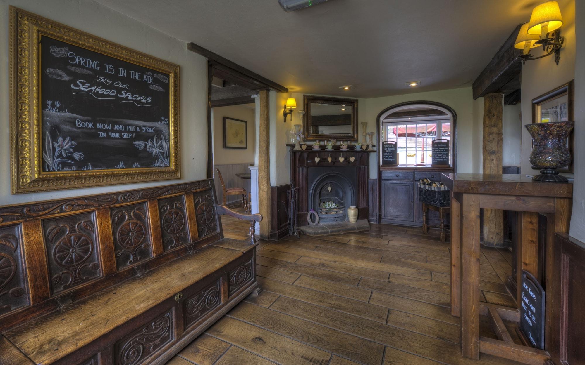 Bar/Salón Two Brewers by Greene King Inns
