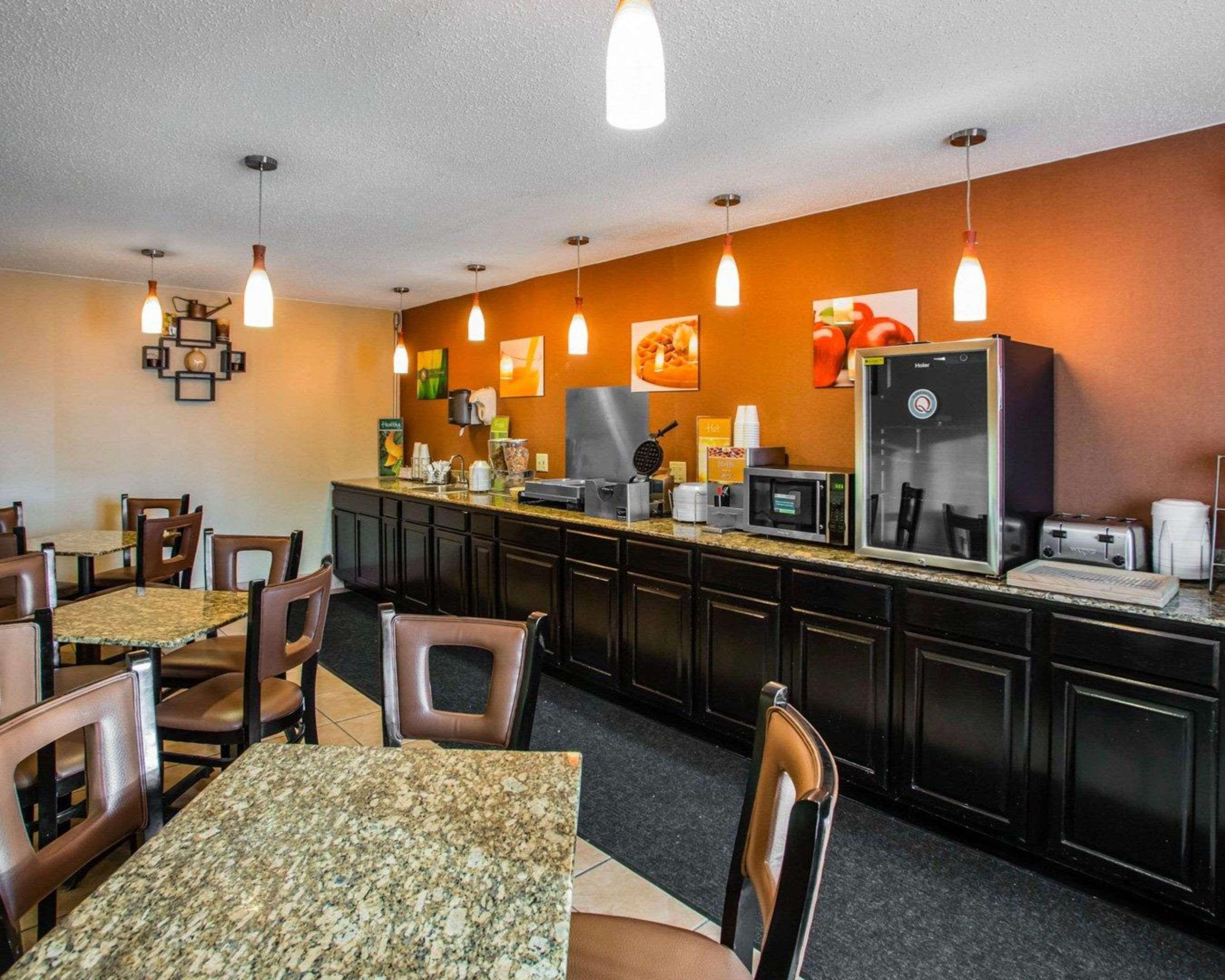 Restaurant Quality Inn Central Wisconsin Airport