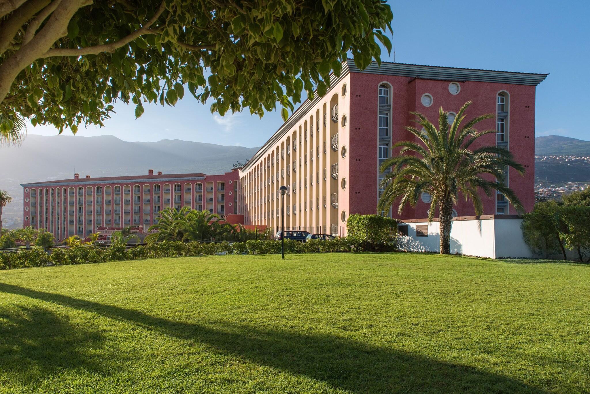 Vista Exterior Hotel Las Aguilas Tenerife, Affiliated by Melia