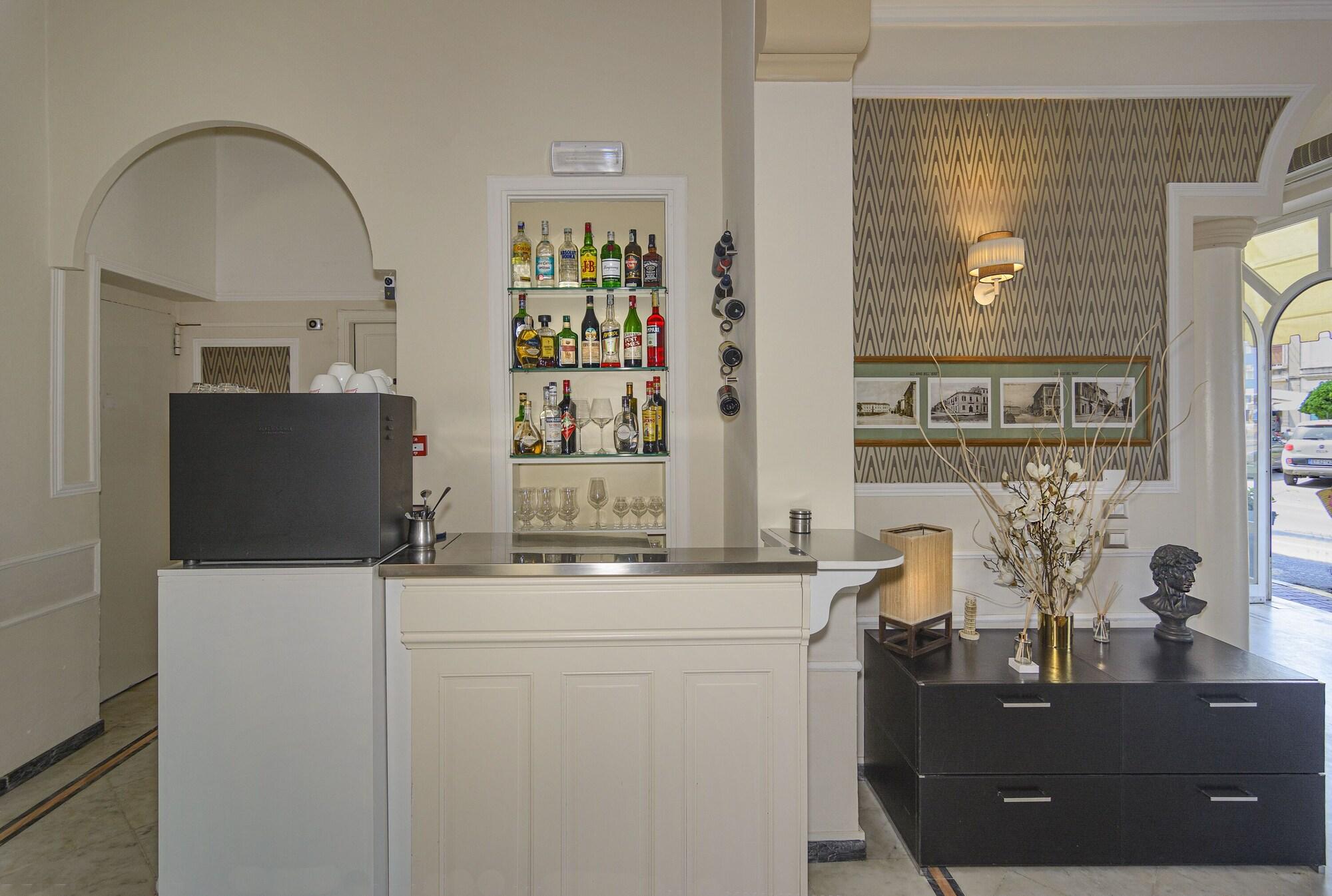 Bar/Salón Hotel La Pace