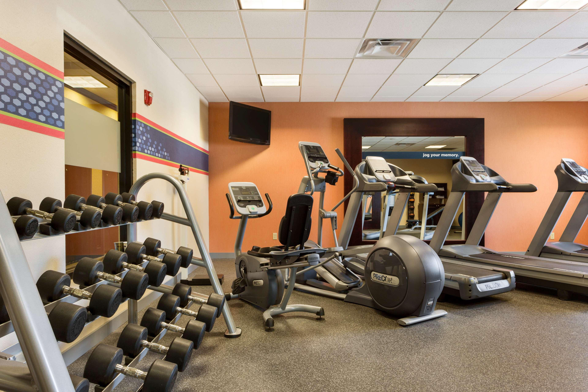 Gimnasio Hampton Inn & Suites Mission