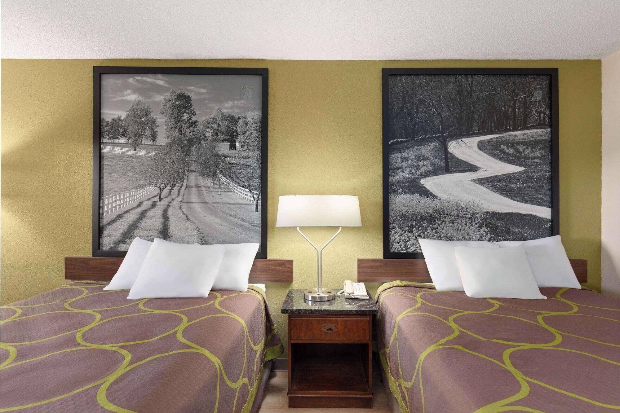 Habitación Super 8 by Wyndham Fort Mitchell Cincinnati Area