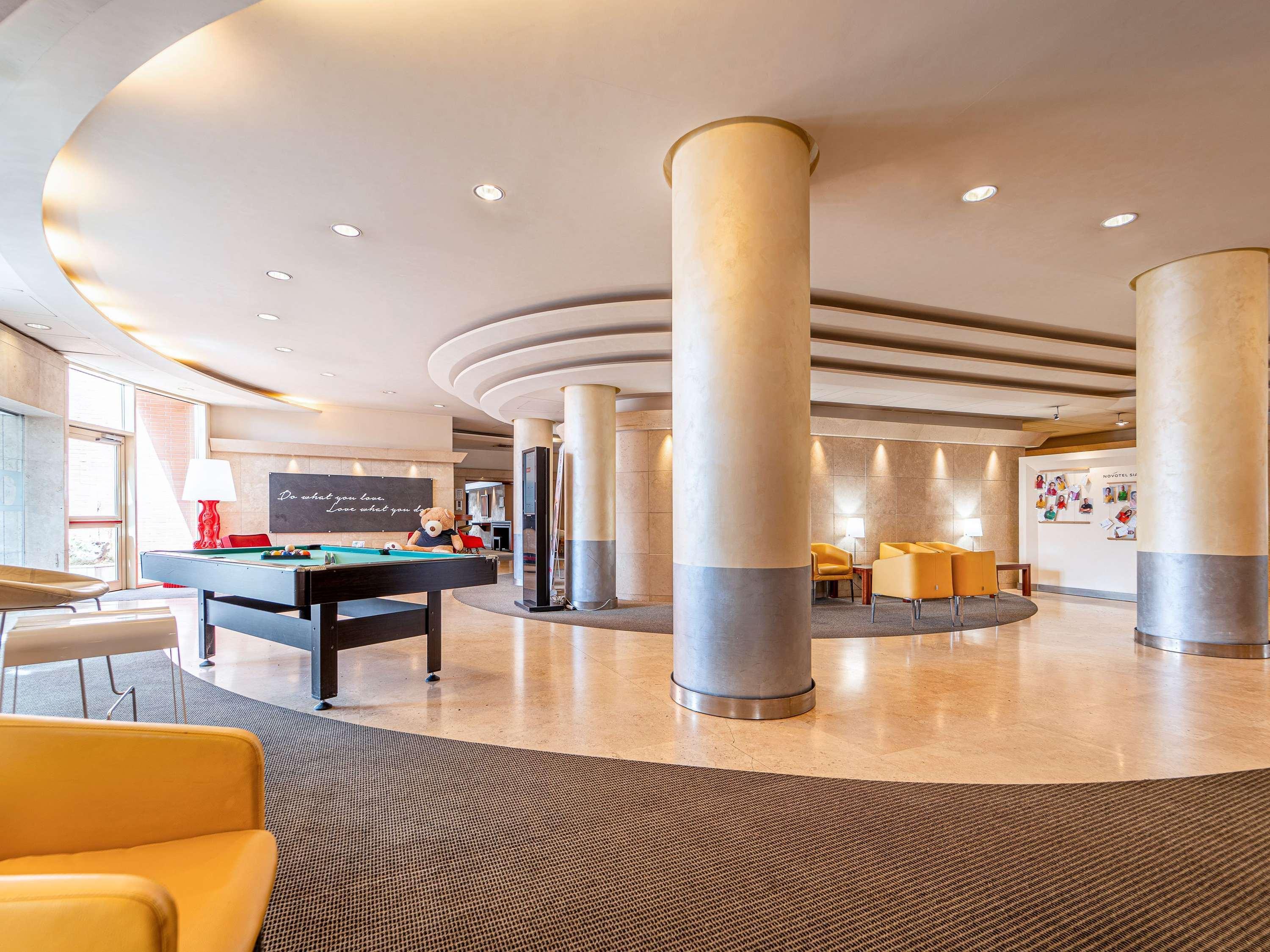 Vista Exterior Novotel Roma Est