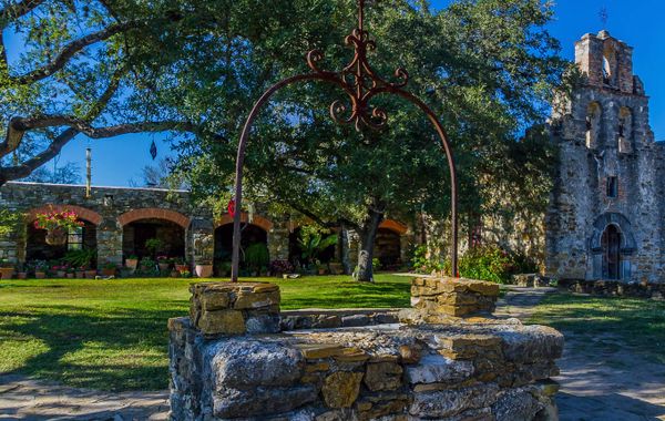 La Quinta Inn & Suites by Wyndham San Antonio Riverwalk