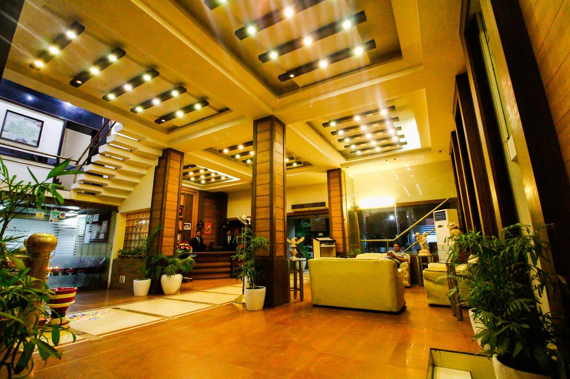 Vista Lobby Hotel Rishi Regency