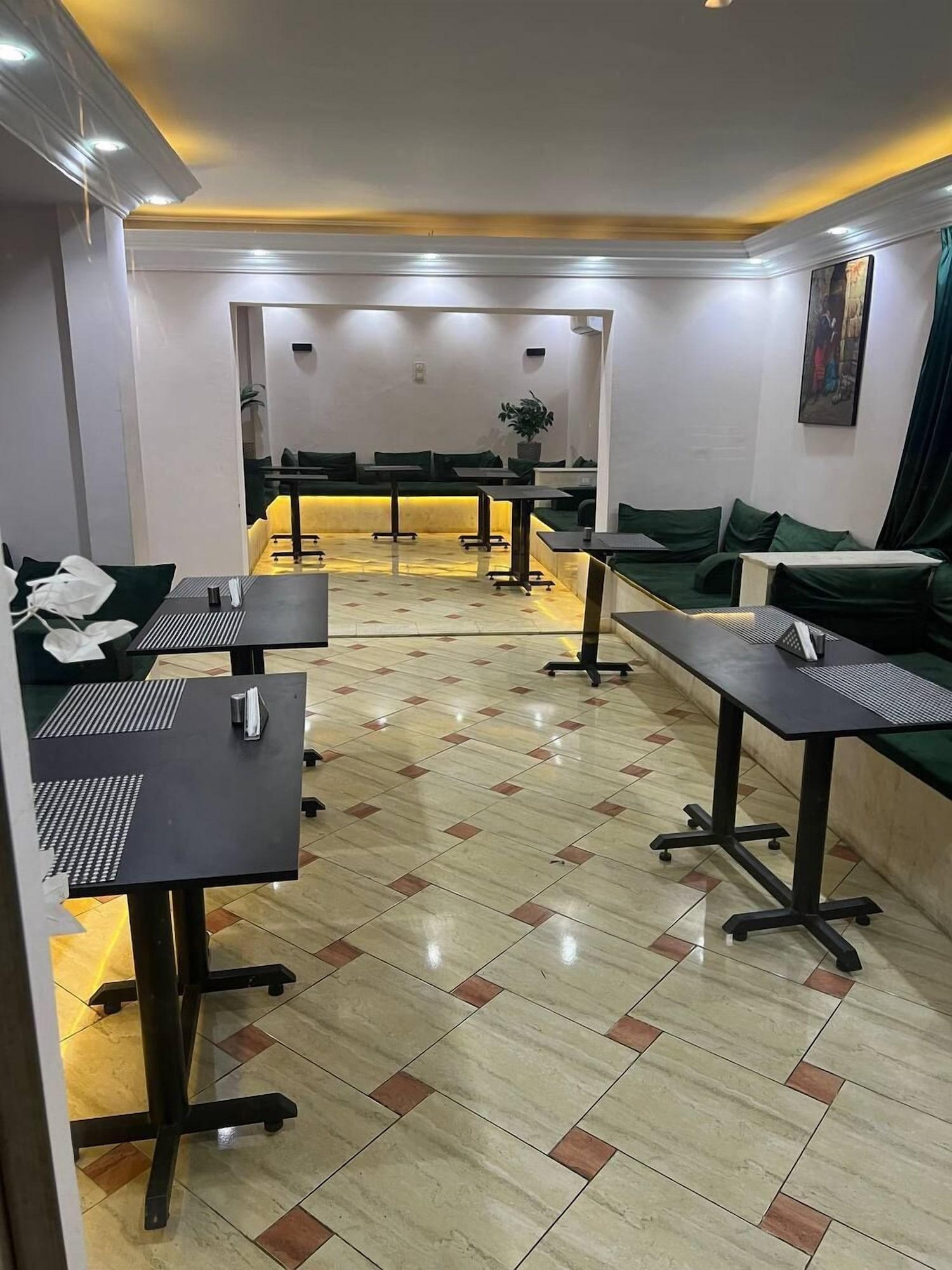 Restaurant Aziz Egypt Pyramids View