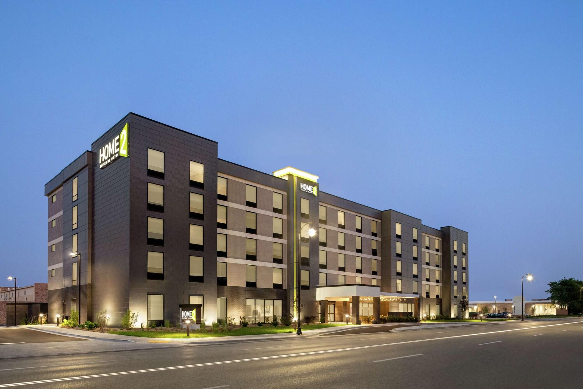 Vista Exterior Home2 Suites By Hilton Milwaukee West