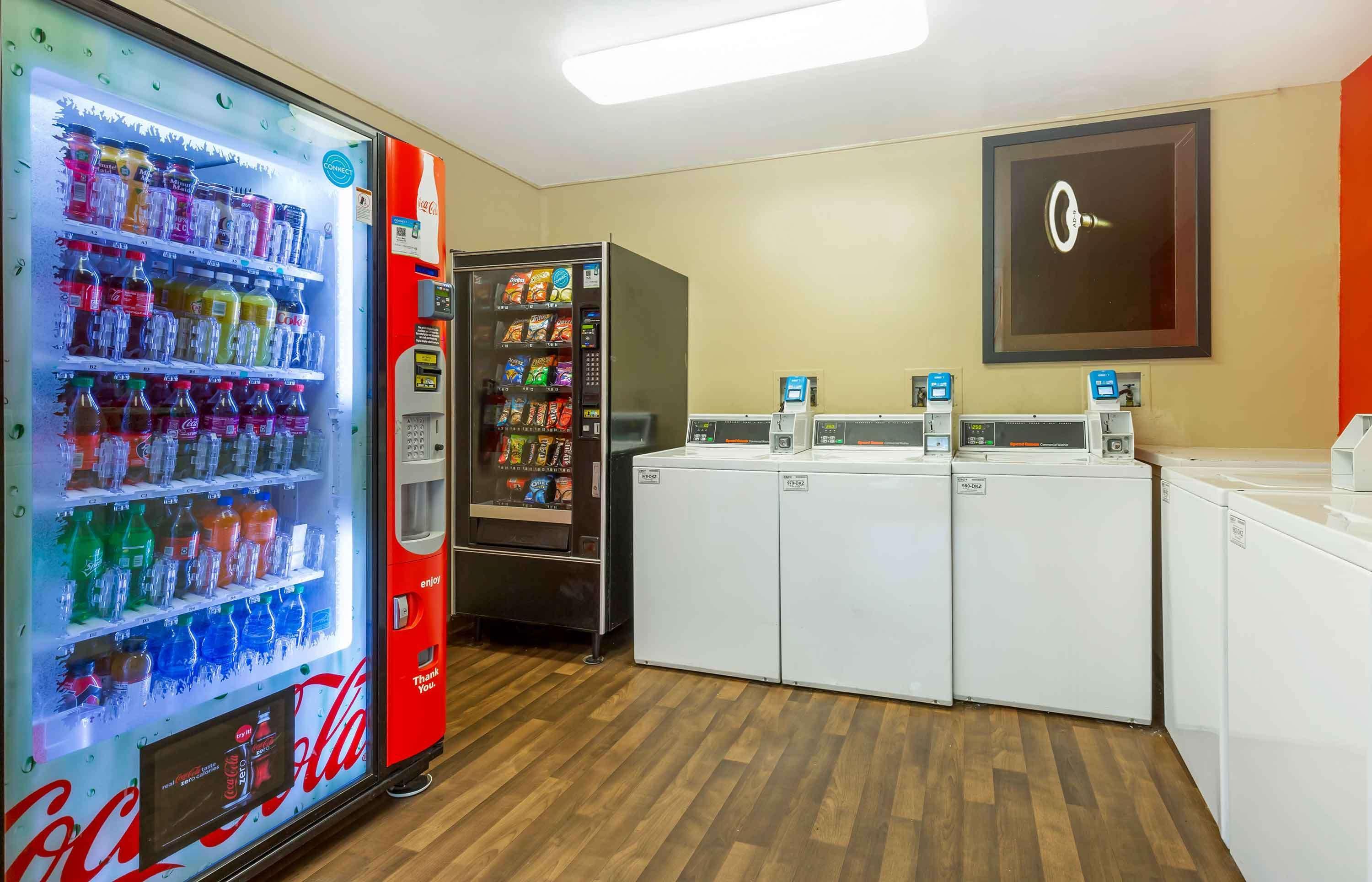 Vista Exterior Extended Stay America Suites Washington DC Germantown Town C